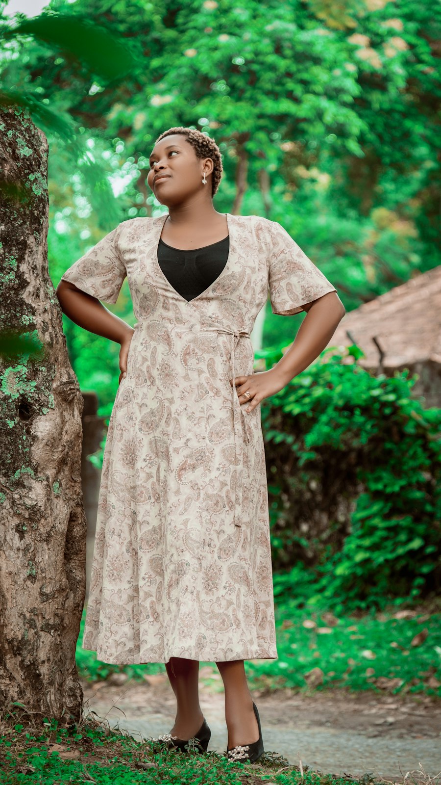 Curvy woman in an everyday outfit